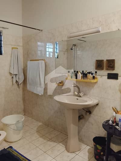 Furnished room available for rent in Model Town