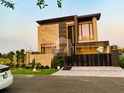 KANAL ULTRA MODERN FURNISEH EYE CATCHING SUPERB LUXURY BUNGALOW FOR SALE