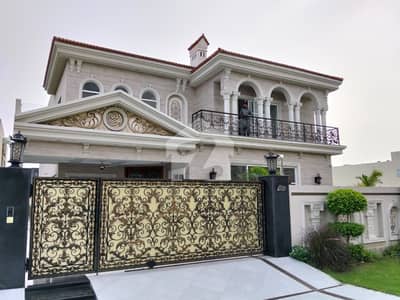 ڈی ایچ اے فیز 7 ڈیفنس (ڈی ایچ اے),لاہور میں 5 کمروں کا 1 کنال مکان 3.05 لاکھ میں کرایہ پر دستیاب ہے۔