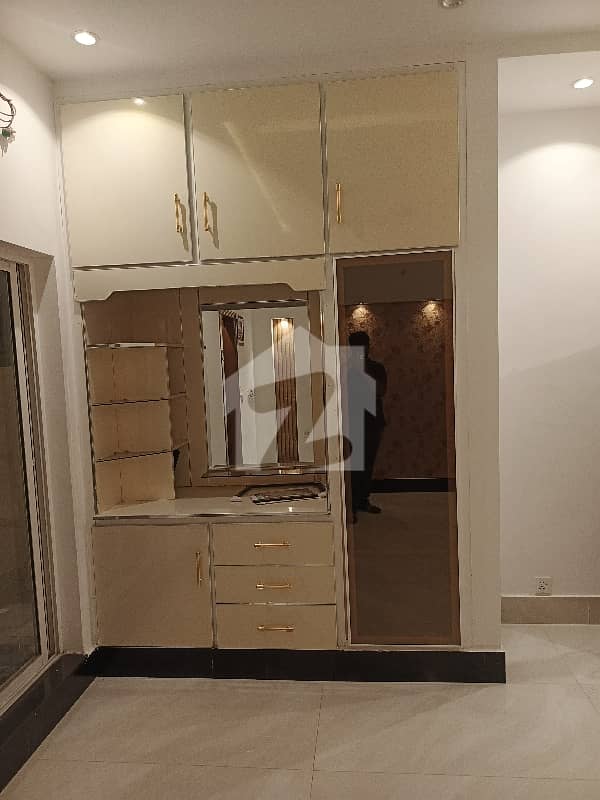 8 8