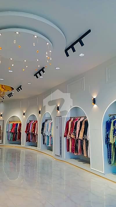 گلبرگ لاہور میں 18 مرلہ Studio دکان 18.0 لاکھ میں کرایہ پر دستیاب ہے۔