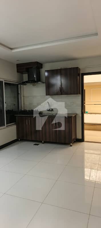 01 BEDROOM LUXURY UNFURNISHED APARTMENT AVAILABLE FOR RENT AT GULBERG GREEN ISLAMABAD