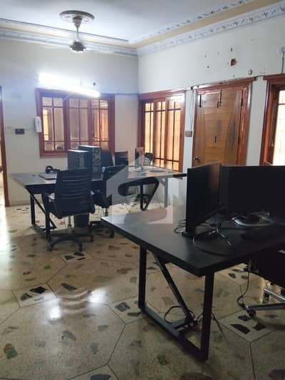 200 YARD 2 BED DD PORTION FOR SILENT COMMERCIAL For Rent