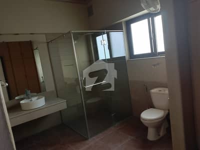 1 Bed Room DHA PHASE 5 Full Furinshed Room For Rent