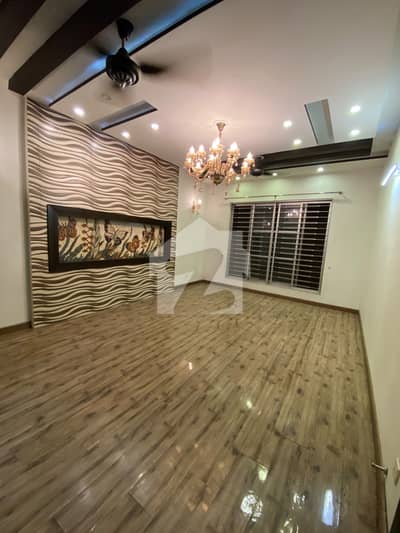 Luxury 14 Marla House Available For Sale