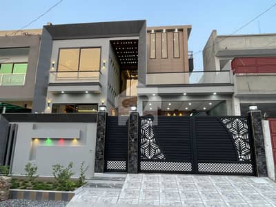 ریگی ماڈل ٹاؤن فیز 3 ریگی ماڈل ٹاؤن,پشاور میں 10 کمروں کا 10 مرلہ مکان 5.1 کروڑ میں برائے فروخت۔