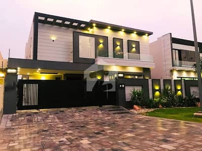 Aesthetic New Modern 5-Bed Luxury House | Ambitious Architecture | Iconic Contemporary Elevation