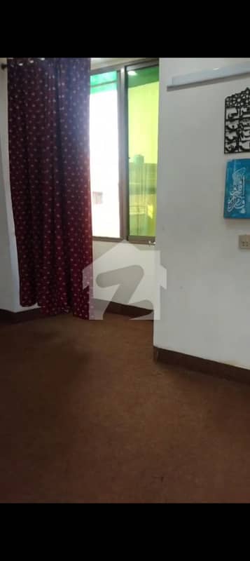 MIAN ESTATE OFFERS 2nd FLOOR ROOM AVAILABLE FOR RENT FOR BOYS