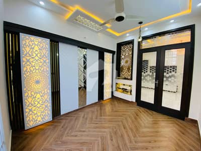 5 Marla Brand New Modern Design Lavish House For Sale In Park View City Lahore | For Discounted Price And Original Pictures Download The App "Signature Lands". 5 Marla Brand New Modern Design Lavish House For Sale In Park View City Lahore | For Discounted Price And Original Pictures Download The App "Signature Lands".