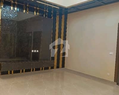 جی ۔ 13 اسلام آباد میں 1 کنال مکان 5.5 لاکھ میں کرایہ پر دستیاب ہے۔