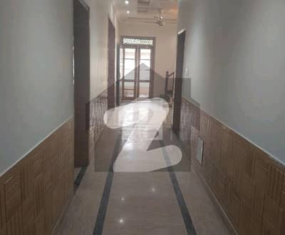 ای ۔ 11 اسلام آباد میں 3 کمروں کا 16 مرلہ بالائی پورشن 1.5 لاکھ میں کرایہ پر دستیاب ہے۔
