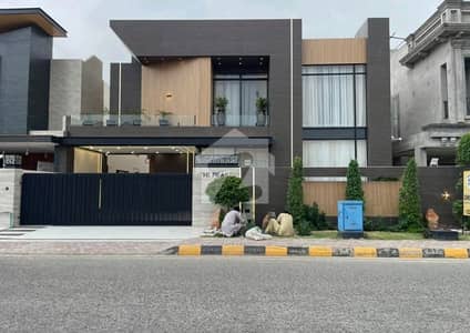 رائل آرچرڈ - بلاک اے رائل آرچرڈ,ملتان پبلک سکول روڈ,ملتان میں 5 کمروں کا 1 کنال مکان 7.5 کروڑ میں برائے فروخت۔