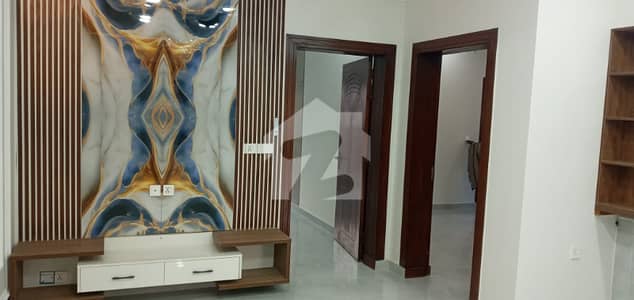 10 MARLA BEAUTIFULL BRAND NEW HOUSE AVAILBLE FOR SALE