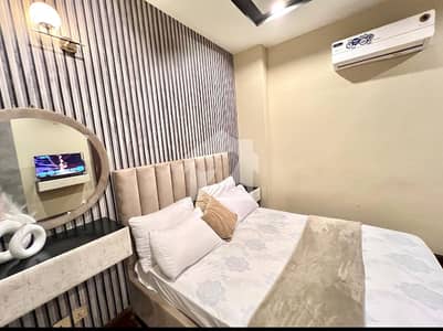 GULBERG GREEN 1 BEDROOM FULLY LUXURY FLAT FOR RENT