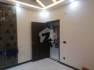 Ready To Buy A Prime Location House In Central Park - Block A1 Lahore Ready To Buy A Prime Location House In Central Park - Block A1 Lahore
