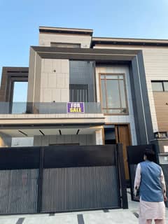 Do Not Miss Out 10 Marla House With Modern Finishing Do Not Miss Out 10 Marla House With Modern Finishing