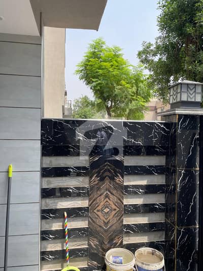بحریہ ٹاؤن سیکٹر B بحریہ ٹاؤن,لاہور میں 3 کمروں کا 5 مرلہ مکان 75.0 ہزار میں کرایہ پر دستیاب ہے۔ بحریہ ٹاؤن سیکٹر B بحریہ ٹاؤن,لاہور میں 3 کمروں کا 5 مرلہ مکان 75.0 ہزار میں کرایہ پر دستیاب ہے۔