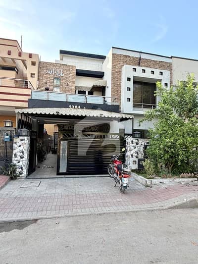 بحریہ ٹاؤن فیز 3 بحریہ ٹاؤن راولپنڈی,راولپنڈی میں 5 کمروں کا 10 مرلہ مکان 4.75 کروڑ میں برائے فروخت۔ بحریہ ٹاؤن فیز 3 بحریہ ٹاؤن راولپنڈی,راولپنڈی میں 5 کمروں کا 10 مرلہ مکان 4.75 کروڑ میں برائے فروخت۔