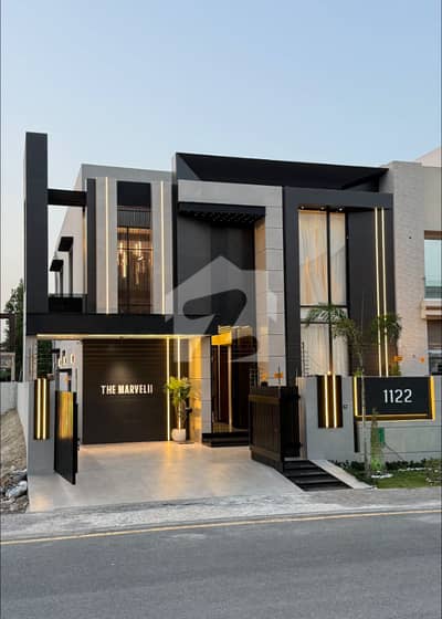 A Spacious 10 Marla House In Park View City