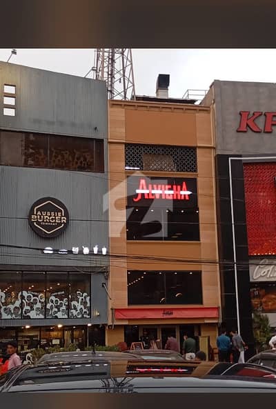 Ideal location for restaurants and banks