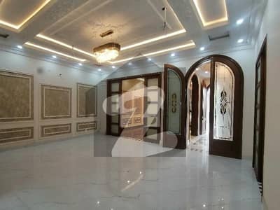 Aesthetic Prime Location House Of 10 Marla For Sale Is Available