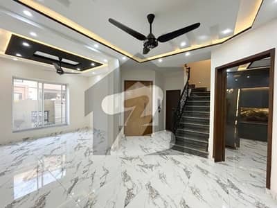 Prime Location Park View City - Jade Extension Block 5 Marla House Up For Sale
