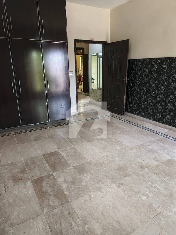 10-Marla 2nd Floor available For Rent 10-Marla 2nd Floor available For Rent