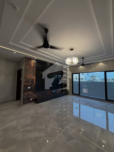 01 Kanal Semi Furnished House DHA Phase 7 , Lahore. Near Mosque, Near Park 01 Kanal Semi Furnished House DHA Phase 7 , Lahore. Near Mosque, Near Park