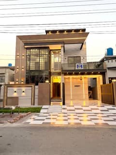 10 Marla Ultra Modern Luxury House For Sale 10 Marla Ultra Modern Luxury House For Sale