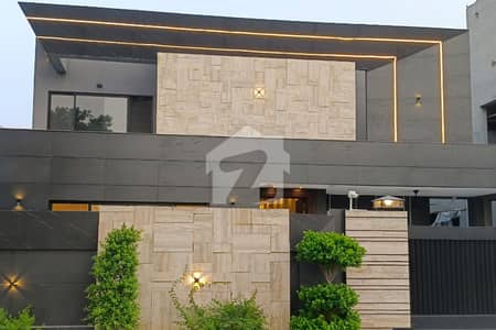 ڈی ایچ اے فیز 7 ڈیفنس (ڈی ایچ اے),لاہور میں 5 کمروں کا 1 کنال مکان 8.5 کروڑ میں برائے فروخت۔ ڈی ایچ اے فیز 7 ڈیفنس (ڈی ایچ اے),لاہور میں 5 کمروں کا 1 کنال مکان 8.5 کروڑ میں برائے فروخت۔