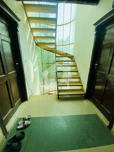 1st Floor Studio In D-17 Market , Park Face , Cda Approved