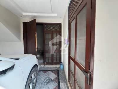 Luxury House Ideal Location 50 Feet Street