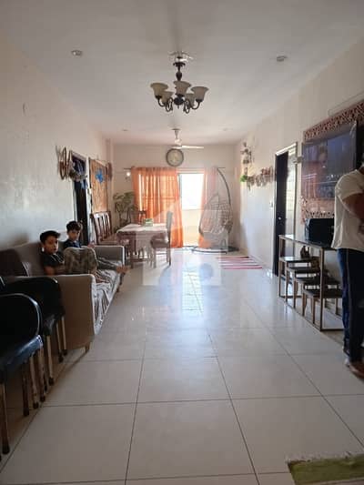 A Prime Location 1750 Square Feet Flat Located In Gulistan-E-Jauhar - Block 3-A Is Available For Sale