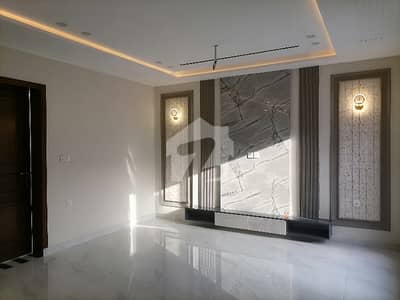 Prime Location 5 Marla House For rent In Northern Bypass