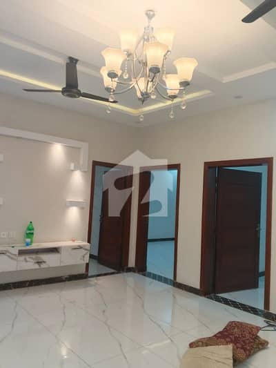 8 Marla Brand New Ground Portion Available For Rent