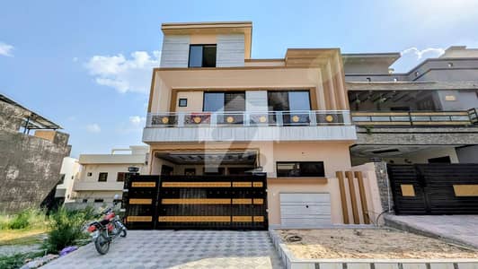 جناح گارڈنز فیز 1 جناح گارڈنز,ایف ای سی ایچ ایس,اسلام آباد میں 5 کمروں کا 7 مرلہ مکان 3.6 کروڑ میں برائے فروخت۔