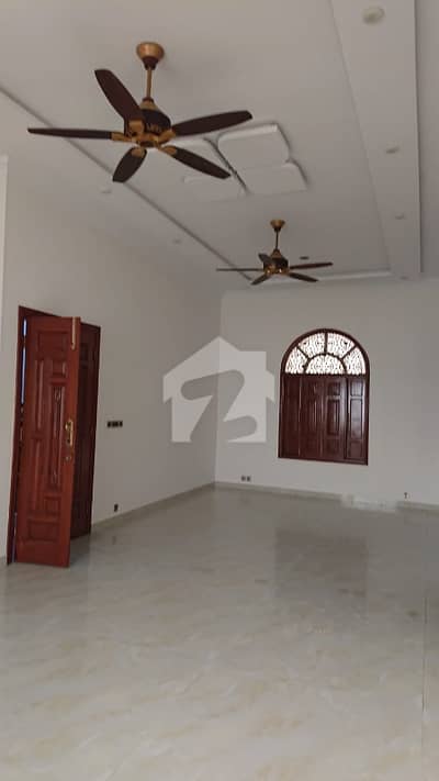 300 Yard Banglow Palaning Ground+1 6 Bad 2 Drawing 2 Kitchen