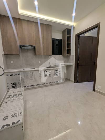 One bed modern Non furnished apartment for rent near market serious client only