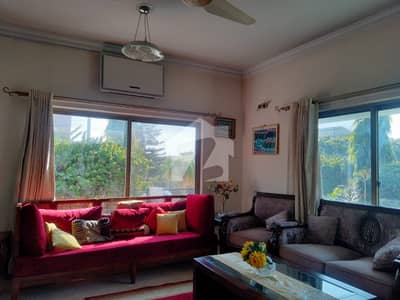 10 MARLA BEAUTIFULL BRAND NEW HOUSE AVAILBLE FOR SALE