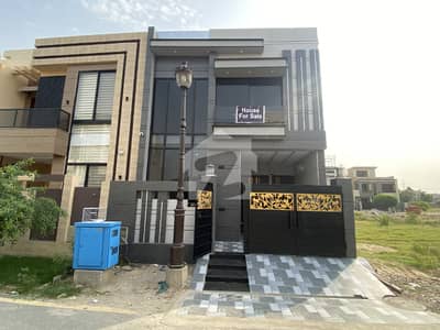 لیک سٹی ۔ سیکٹر ایم ۔ 6 لیک سٹی,رائیونڈ روڈ,لاہور میں 4 کمروں کا 5 مرلہ مکان 3.75 کروڑ میں برائے فروخت۔