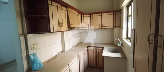 2 bed lounge flat for sale 2nd floor block 14 gulistan e johar