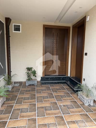 Spacious & Modern Living Home Spacious & Modern Living Home