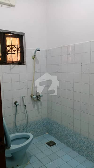 گارڈن ٹاؤن لاہور میں 3 کمروں کا 1 کنال مکان 7.5 کروڑ میں برائے فروخت۔