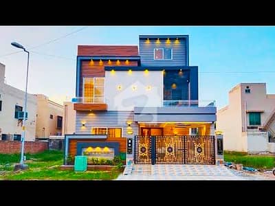 بحریہ ٹاؤن سیکٹر سی بحریہ ٹاؤن,لاہور میں 5 کمروں کا 10 مرلہ مکان 4.15 کروڑ میں برائے فروخت۔ بحریہ ٹاؤن سیکٹر سی بحریہ ٹاؤن,لاہور میں 5 کمروں کا 10 مرلہ مکان 4.15 کروڑ میں برائے فروخت۔