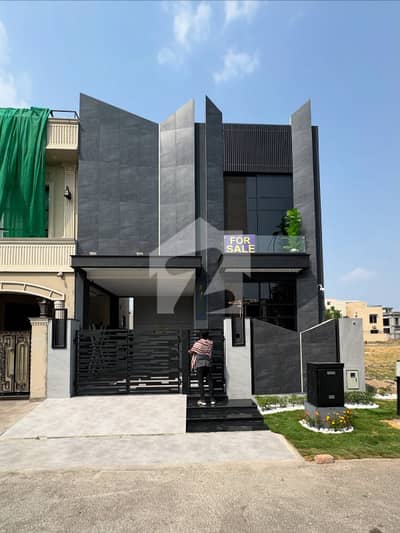 ڈی ایچ اے 9 ٹاؤن ۔ بلاک اے ڈی ایچ اے 9 ٹاؤن,ڈیفنس (ڈی ایچ اے),لاہور میں 3 کمروں کا 5 مرلہ مکان 2.7 کروڑ میں برائے فروخت۔ ڈی ایچ اے 9 ٹاؤن ۔ بلاک اے ڈی ایچ اے 9 ٹاؤن,ڈیفنس (ڈی ایچ اے),لاہور میں 3 کمروں کا 5 مرلہ مکان 2.7 کروڑ میں برائے فروخت۔