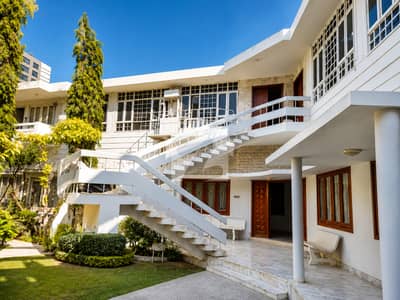 BUNGALOW FOR SALE 1000 YARDS SMCHS