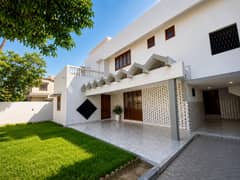 600 Sq-Yard Fully Renovated Ready To Move House Available On Sale