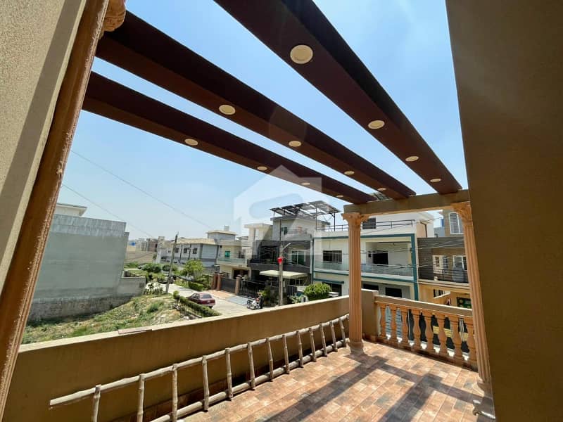 HOUSE FOR SALE IN UET HOUSING SOCIETY HOUSE FOR SALE IN UET HOUSING SOCIETY