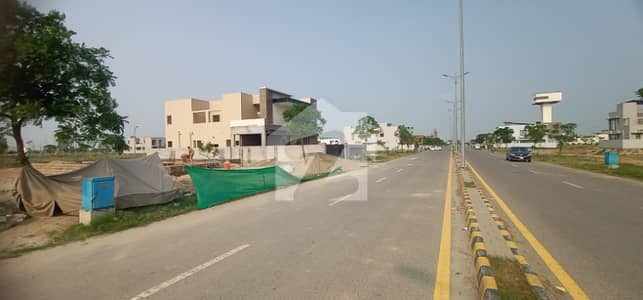 Plot No-972 Block Z5 - 5 Marla Plot On Top Location of Phase 8 ivy Green DHA Lahore For Urgent Sale