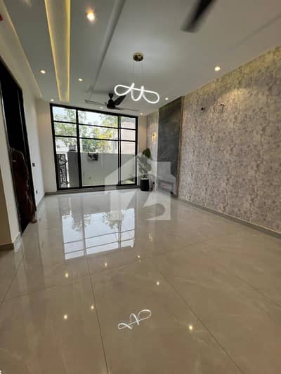 House For sale In Rs. 36000000